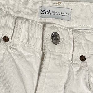 Size 6 Zara White Distressed Cut Off Jean Shorts
